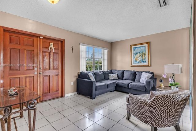 13520 SW 180th Ter, Miami, FL 33177