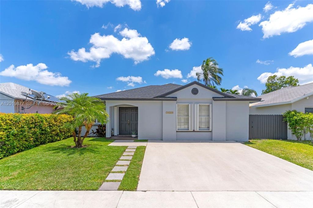 13520 SW 180th Ter, Miami, FL 33177