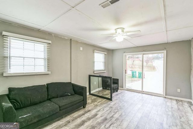 927 Slash Pine Road, Forest Park, GA 30297