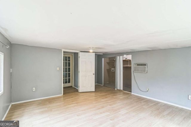 927 Slash Pine Road, Forest Park, GA 30297