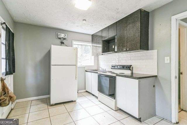 927 Slash Pine Road, Forest Park, GA 30297