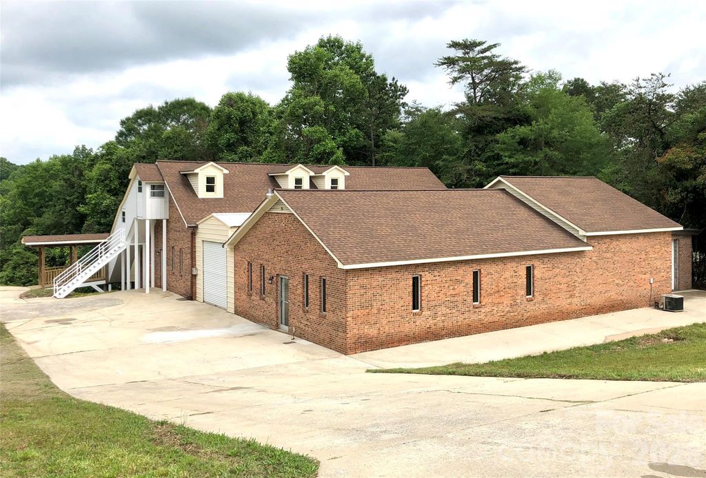 1222 Hardin Road, Dallas, NC 28034