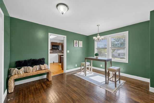 202 Parkway, W, Dickson, TN 37055