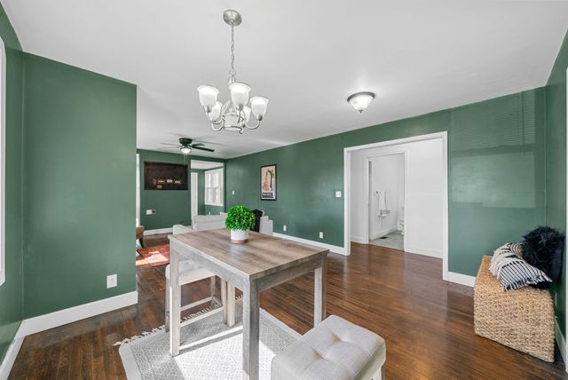 202 Parkway, W, Dickson, TN 37055