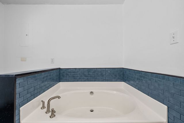 202 Parkway, W, Dickson, TN 37055