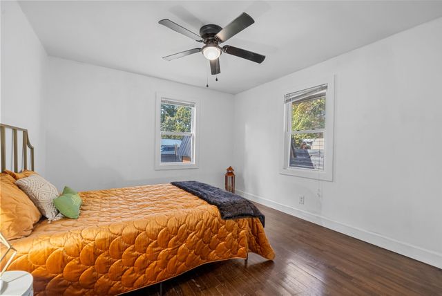 202 Parkway, W, Dickson, TN 37055