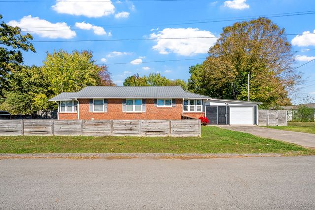 202 Parkway, W, Dickson, TN 37055