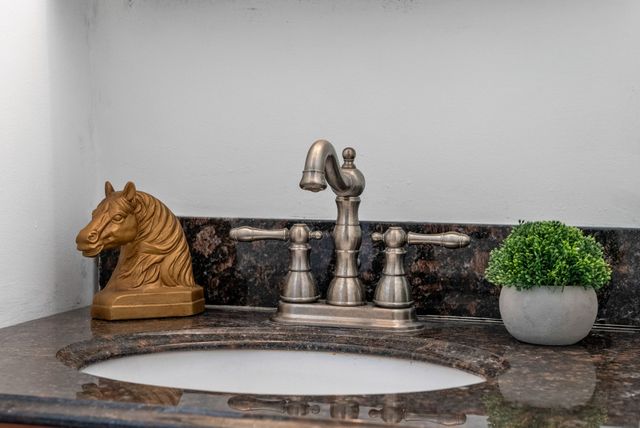 202 Parkway, W, Dickson, TN 37055