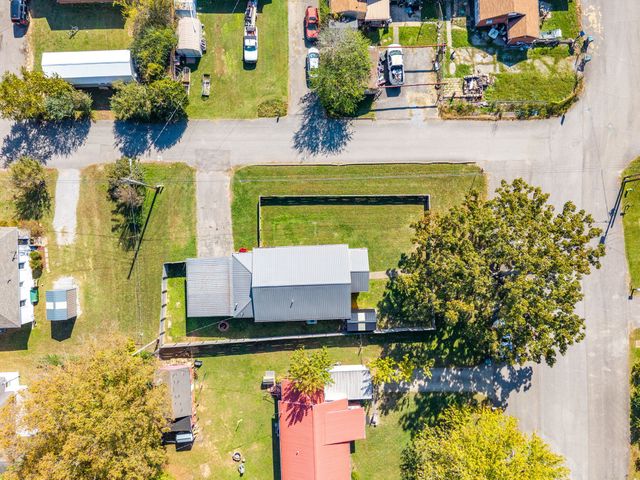 202 Parkway, W, Dickson, TN 37055