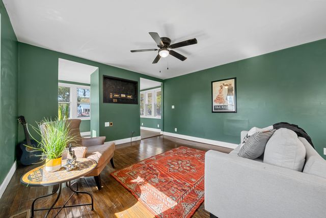 202 Parkway, W, Dickson, TN 37055