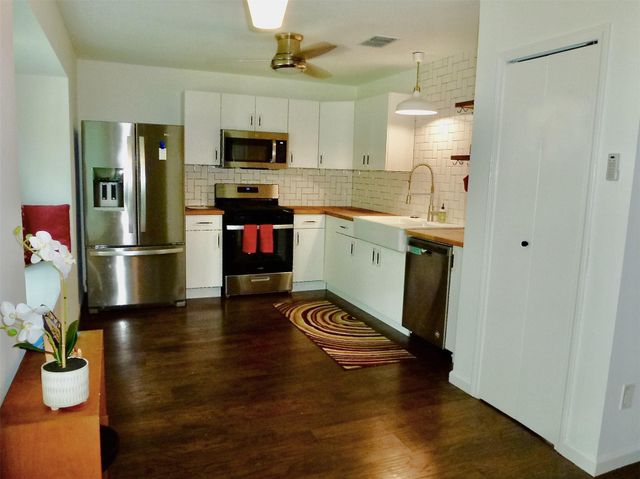 1213 Dunstan DR, Austin, TX 78745