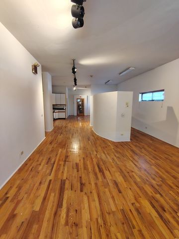 2059 W Grand Avenue 1F, Chicago, IL 60612