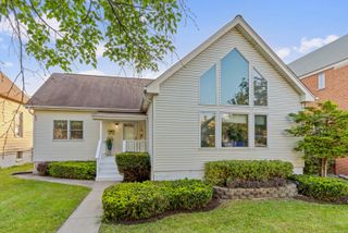 28 Washington Avenue, La Grange, IL 60525