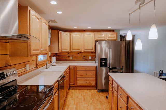 43 Moccasin Trail, Hillsborough, NH 03244