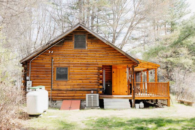 43 Moccasin Trail, Hillsborough, NH 03244