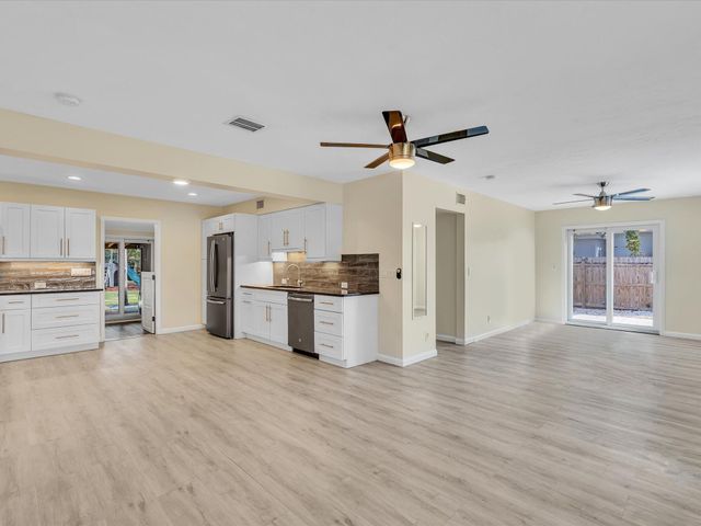 607 W Perry Street, Lantana, FL 33462
