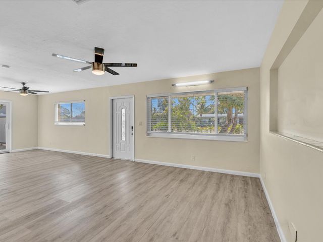 607 W Perry Street, Lantana, FL 33462