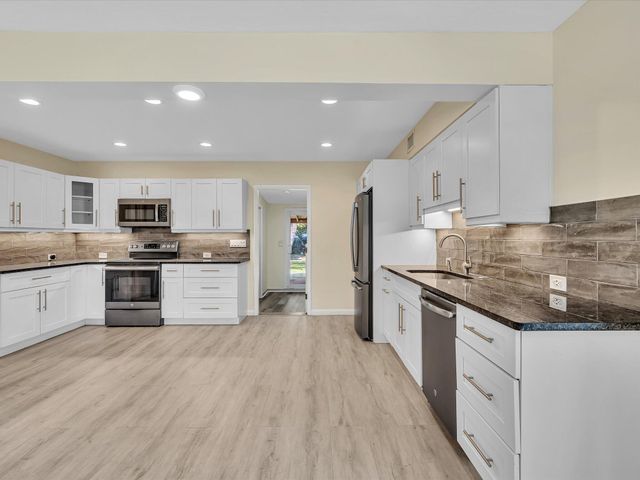 607 W Perry Street, Lantana, FL 33462