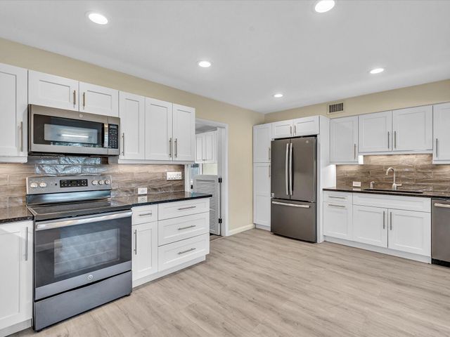 607 W Perry Street, Lantana, FL 33462