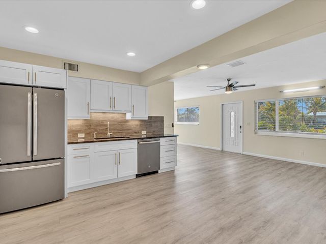 607 W Perry Street, Lantana, FL 33462