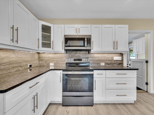 607 W Perry Street, Lantana, FL 33462