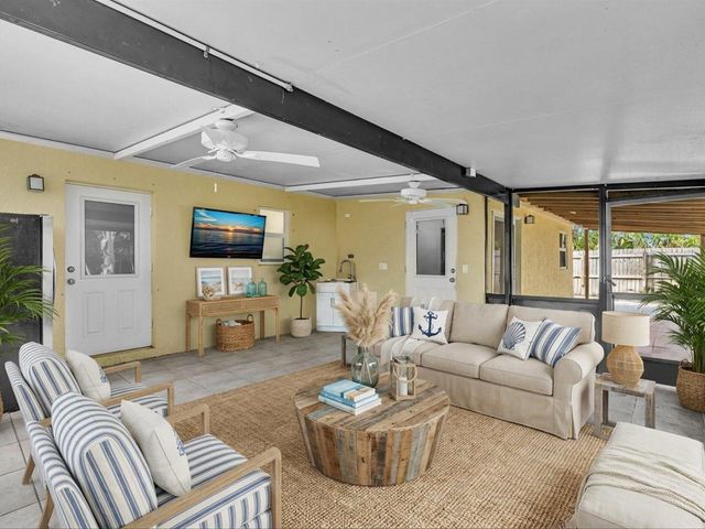 607 W Perry Street, Lantana, FL 33462
