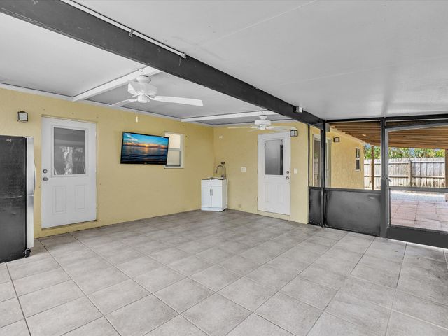 607 W Perry Street, Lantana, FL 33462