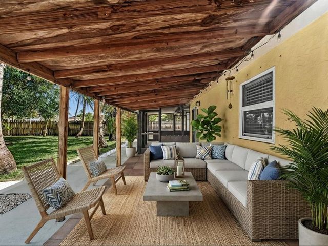 607 W Perry Street, Lantana, FL 33462