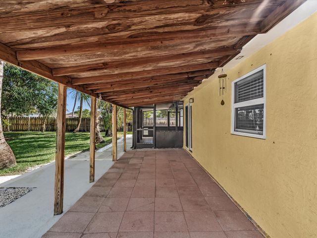 607 W Perry Street, Lantana, FL 33462