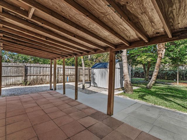 607 W Perry Street, Lantana, FL 33462