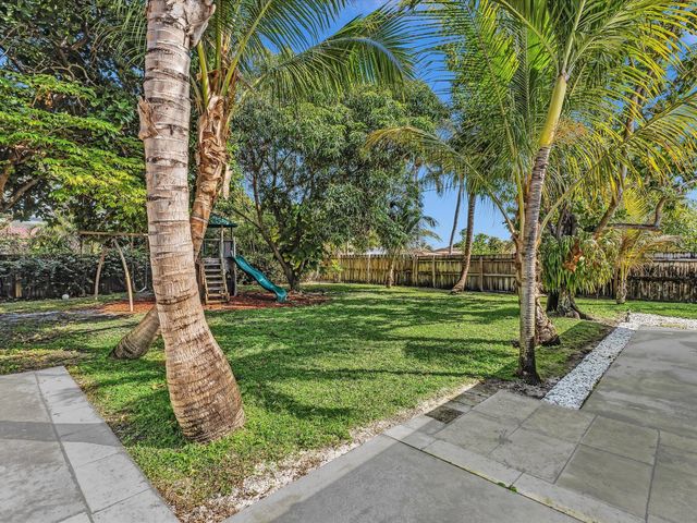 607 W Perry Street, Lantana, FL 33462