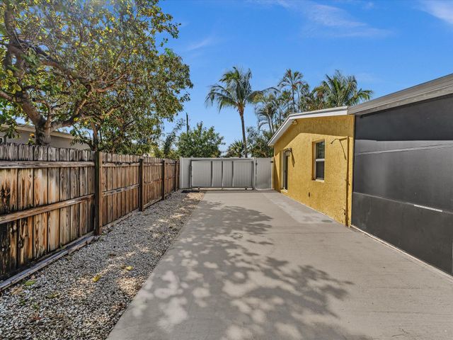 607 W Perry Street, Lantana, FL 33462