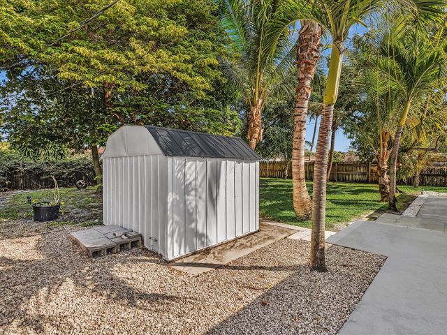 607 W Perry Street, Lantana, FL 33462