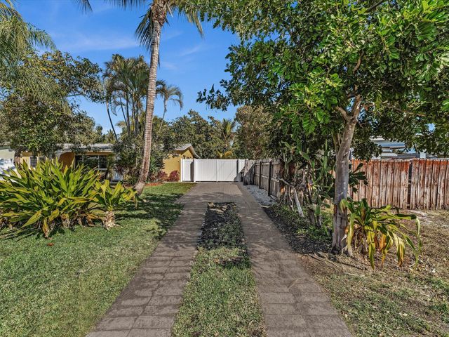 607 W Perry Street, Lantana, FL 33462