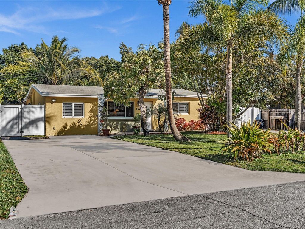 607 W Perry Street, Lantana, FL 33462