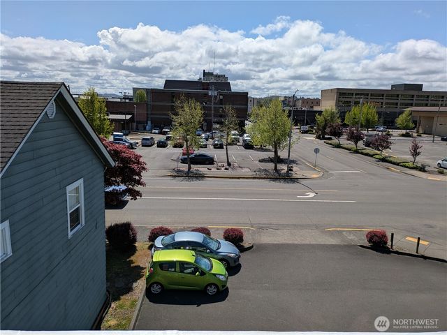 206 E 1st Street, Aberdeen, WA 98520