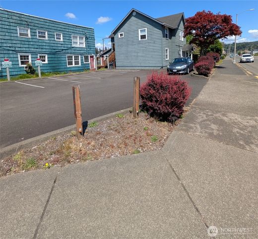 206 E 1st Street, Aberdeen, WA 98520
