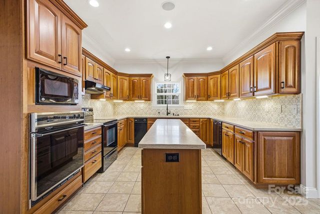 38 Sweetwater Oaks Drive, Fletcher, NC 28732