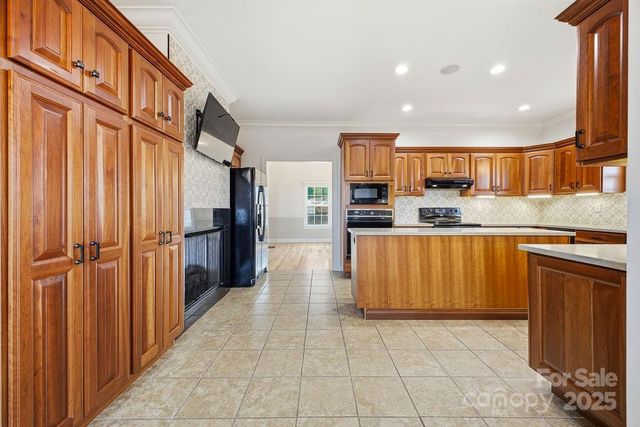 38 Sweetwater Oaks Drive, Fletcher, NC 28732