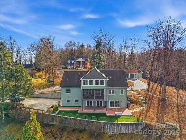 38 Sweetwater Oaks Drive, Fletcher, NC 28732