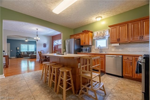 5263 Frederick Street, Barberton, OH 44203