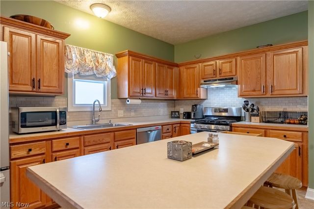 5263 Frederick Street, Barberton, OH 44203