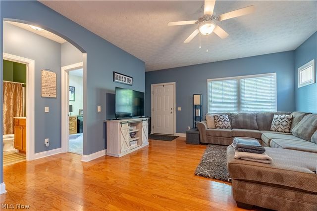5263 Frederick Street, Barberton, OH 44203