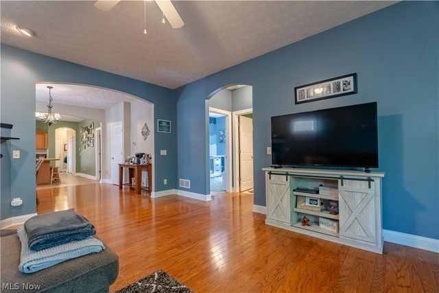 5263 Frederick Street, Barberton, OH 44203