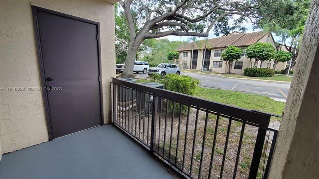 4581 W Mcnab Rd 15, Pompano Beach, FL 33069