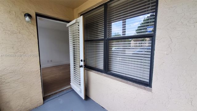 4581 W Mcnab Rd 15, Pompano Beach, FL 33069