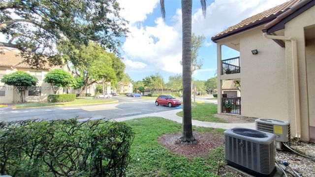 4581 W Mcnab Rd 15, Pompano Beach, FL 33069