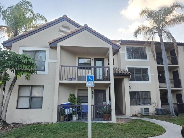 4581 W Mcnab Rd 15, Pompano Beach, FL 33069