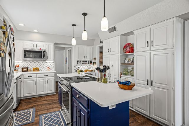 5003 Bueno Drive, Granbury, TX 76049