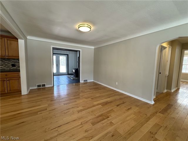 7311 Brecksville Road, Independence, OH 44131